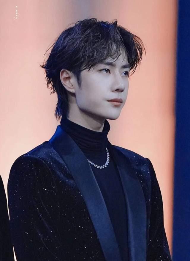 圈内爆料王一博林允,恋情曝光引粉丝热议 第3张 圈内爆料王一博林允,恋情曝光引粉丝热议 第3张